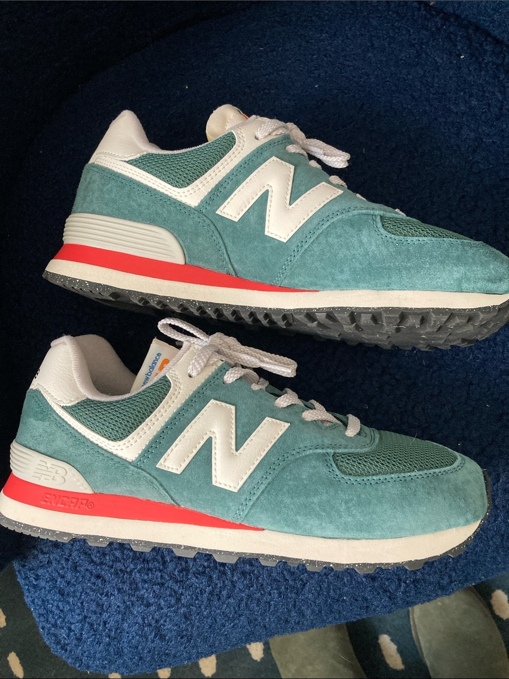 New Balance 574 Teal & White Running Shoes with Coral Accent. Unisex W/10.5 M/9 - Picture 3 of 8